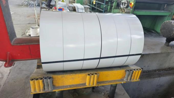 3003 H14 Couleur blanche épaisseur 0,50 mm bobine d'aluminium prépeinte revêtement de couleur bobine d'aluminium utilisée pour la gouttière 0