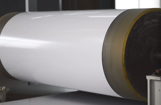 Plaque et bobines en aluminium recouvertes de couleur blanche avec AA5052 alliage température H32 pour l'utilisation de matériaux de carrosserie de voie