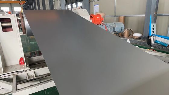 0.75 mm d'épaisseur AA3003 feuille d'aluminium revêtue de couleur décorative et fonctionnelle pour revêtement