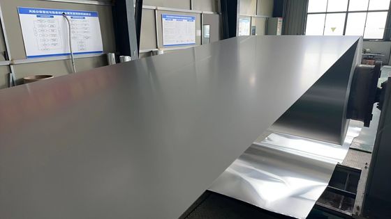 22 Gauge Épaisseur AA3005 Plaque d'aluminium recouverte de couleur grise décorative et fonctionnelle pour revêtement