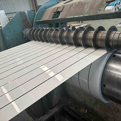 Alloy3105 0,28*180mm Peinture anti rayures PE Pré-peinte bande d'aluminium pour la fabrication de rideaux de porte à volets