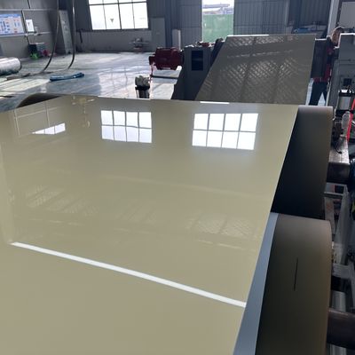 Disponible pour les feuilles d'aluminium revêtues de couleur