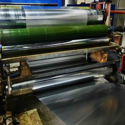 PE / PVDF bobine revêtue d'aluminium en tôle prépeinte bobine de revêtement en alliage d'aluminium pour les toits de bâtiments