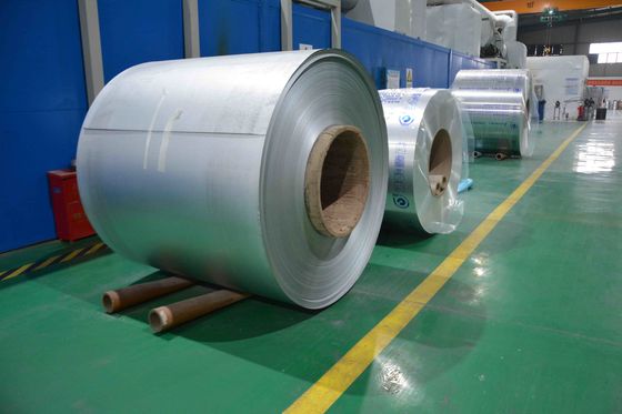 Coil d'aluminium de haute pureté de 0,7-1,0 mm d'épaisseur de 1250 mm de largeur AA1100 de couleur blanche pour panneaux d'affichage extérieurs et signalisation