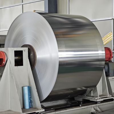 Alloys 3003 0,6 mm Feuille d'aluminium prépeinte pour les panneaux d'isolation thermique de la chambre solaire
