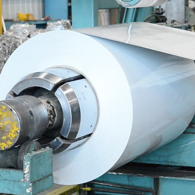 AA3xxx tôle d'aluminium peinte pour les panneaux de réfrigérateur de vans Matériau léger et résistant pour une meilleure efficacité énergétique