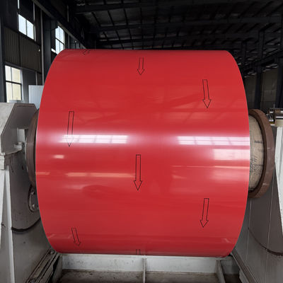 Couche en PE épaisseur 0,5 mm bobine d'aluminium prépeinte utilisée pour former des tôles de toiture
