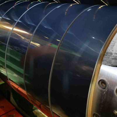 L'aluminium est utilisé pour la fabrication de panneaux publicitaires