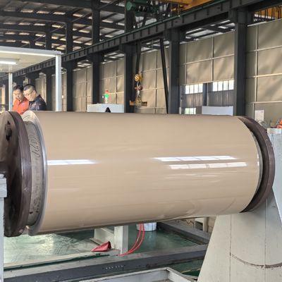 Alliage d'aluminium 3105 0,80 mm épaisseur architectural bobine en aluminium pré-peint pour les murs-rideaux Panneau de façade