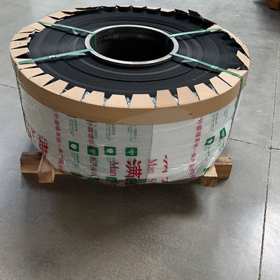 Folie d'aluminium recouverte de couleur noire brillante utilisée dans les panneaux et les applications décoratives