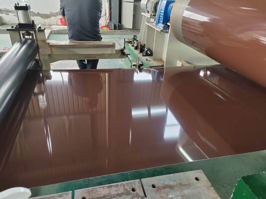 Tôle d'aluminium légère pour toiture fabriquée à partir d'alliage 3105 PPG Kynar PVDF Gris mat Ral 7046 Couleur pré-peinte en bobine de 49 pouces de large