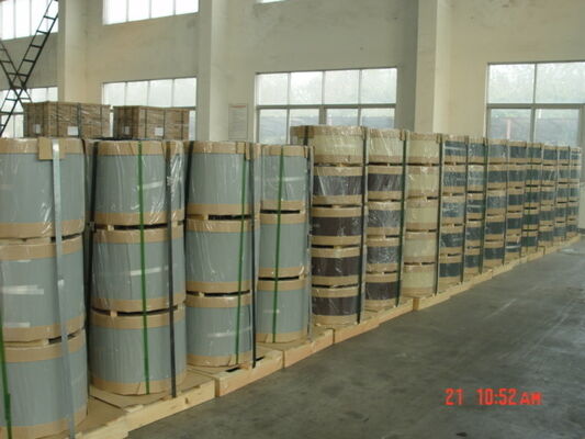 Coil d'aluminium prépeint en alliage 3105 H24 d'une épaisseur de 1 mm, durable, revêtu de peinture PVDF pour toiture