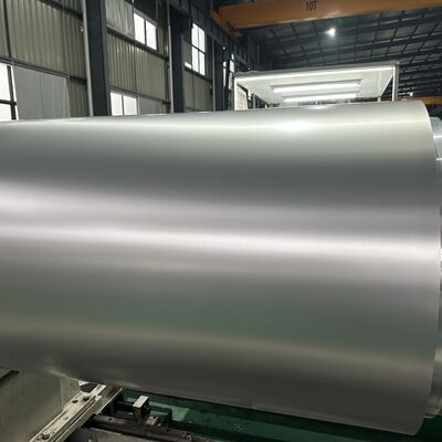 Plaque d'aluminium gris mat pour les toits avec une épaisseur de 0,05 pouce et un revêtement PPG Kynar PVDF pour une durabilité et une protection exceptionnelles
